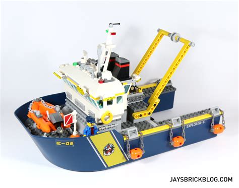 Review: LEGO 60095 – Deep Sea Exploration Vessel – Jay's Brick Blog