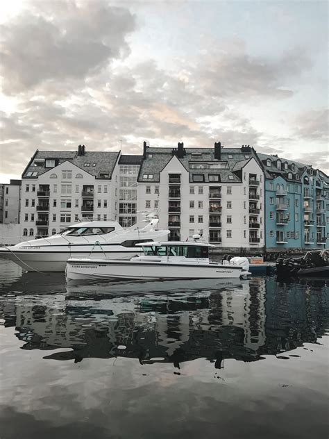 Ålesund・Norwegian Venice・The Art Nouveau Town | Norwegian architecture ...