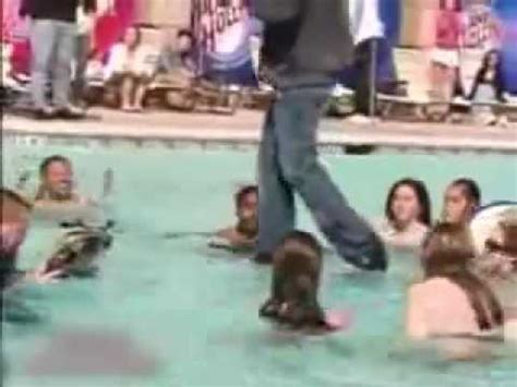 Criss Angel Walks on Water - YouTube