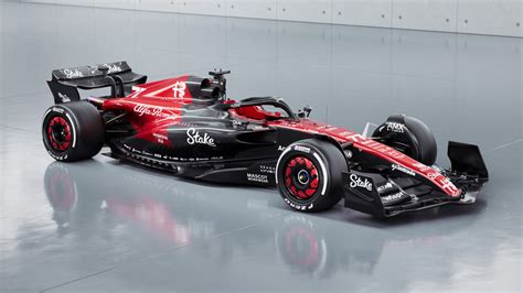 New Alfa Romeo C43 F1 Car Breaks Cover Looking Like a “Discount Ferrari ...