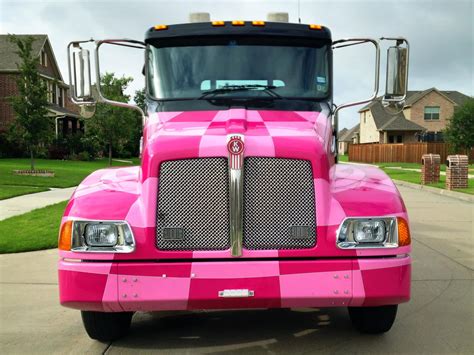 LW's Towing - The Pink Tow Truck in Frisco