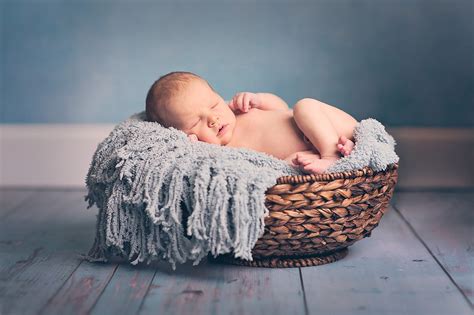 newborn photography baby boy blue basket | Photographer Louisville, KY