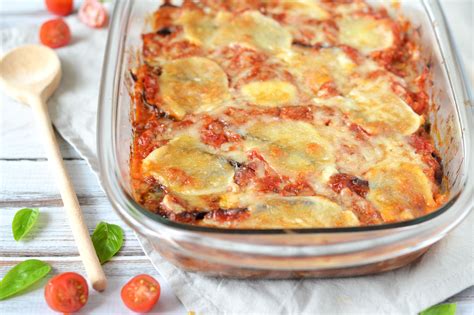 Aubergine Lasagne Recept - Parmigiana di Melanzane - HealthiNut