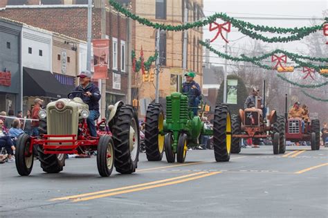 PHOTO GALLERY: City of Graham kicks off December with Christmas Parade ...