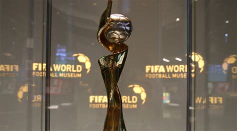 The story behind the FIFA Women's World Cup Trophy - FIFA Museum (english)