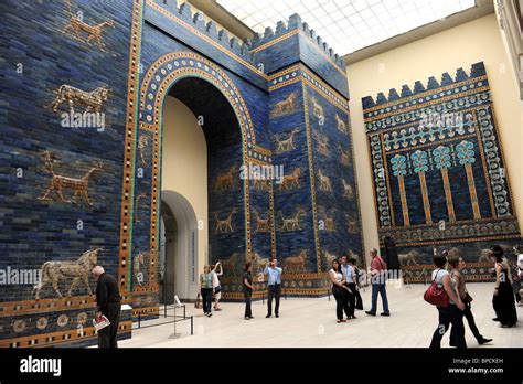 The ancient walls of Babylon The Pergamon Museum Pergamonmuseum Museum ...