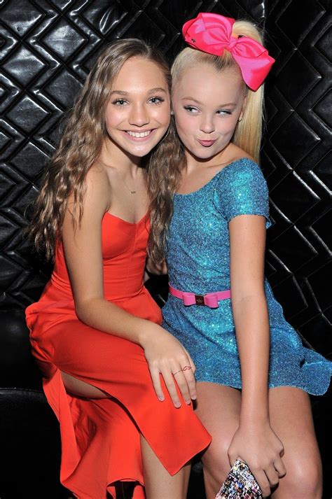 ‘Dance Moms’ Stars Maddie Ziegler, JoJo Siwa Share A Hug While Raising ...