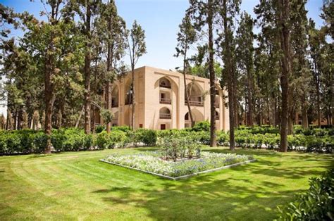 Top 9 Persian gardens of Iran: get ready for an amazing trip!