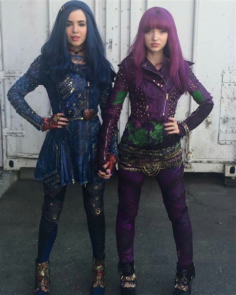 Pictures Of Mal And Evie From Descendants 2 - PictureMeta