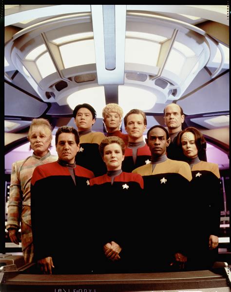 Complete series of Star Trek Voyager. - munimoro.gob.pe