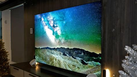 Samsung's 98-inch 8K TV Is Big, Bright and Really Expensive - Video - CNET