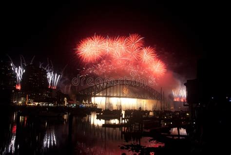 Sydney Harbour Bridge NYE Fireworks Editorial Image - Image of colorful ...