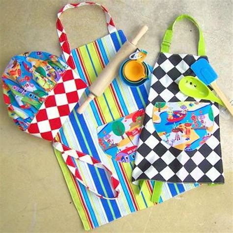 Little Kids Chef Apron | Craftsy | Kids apron, Free apron pattern ...