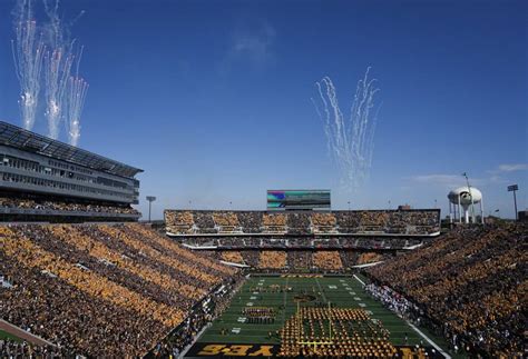 Iowa Football: Stripe the Stadium Guide for Hawkeyes vs. Minnesota