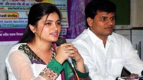 Navneet Kaur Rana Wiki, Age, Husband, Family, Biography - WikiBio