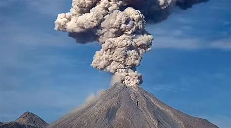 Timelapse video captures spectacular explosion of Mexico's Colima ...