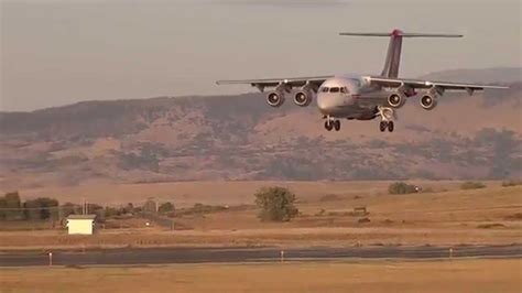 BAE-146 Firefighting Aircraft Landing - YouTube