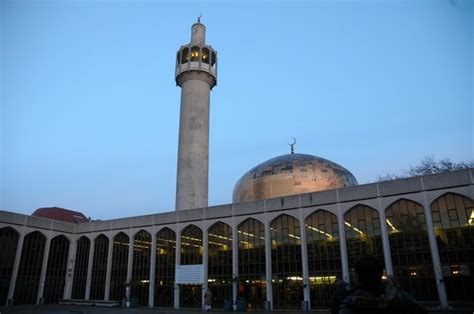 Islamic cultural centre aka Regents Park mosque - London Central Mosque ...