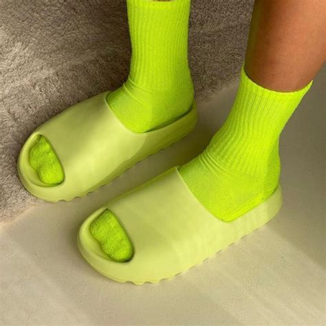 adidas YEEZY SLIDE Glow Green アディダス イージー スライド サンダル グリーン [靴 ...