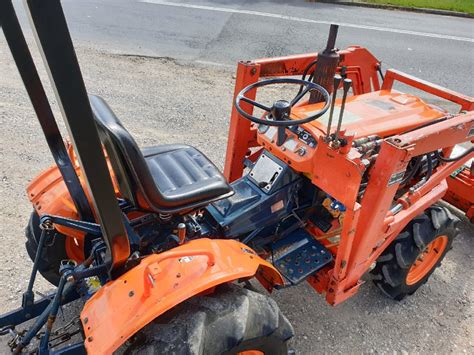 Kubota B7100 Compact Tractor with Loader – 4WD Auction (0002-5036666 ...