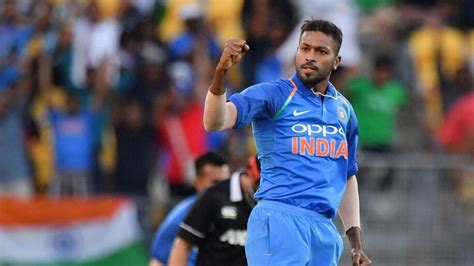 The Top Hardik Pandya's Bowling Performances | IWMBuzz