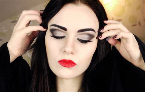 Morticia Addams Makeup Tutorial | Morticia addams makeup, Halloween ...