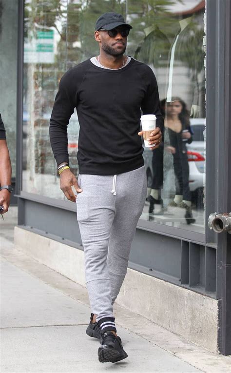 These Pictures Of LeBron James In Sweatpants Will Leave You Hypnotized ...