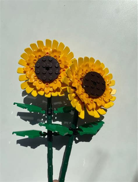 Lego Sunflowers | Lego flower, Cool lego creations, Lego diy