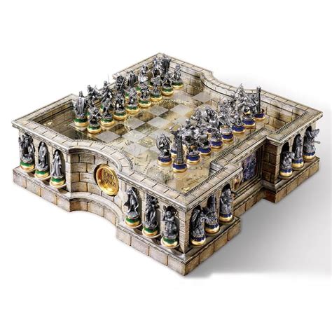 The Lord of the Rings Collector's Chess Set by The Noble Collection in ...