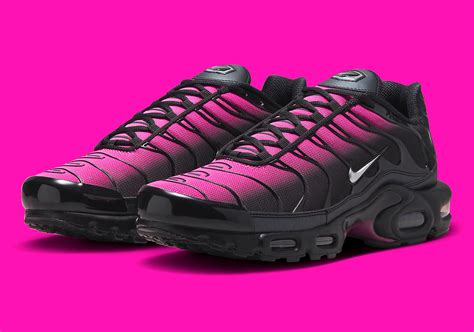 Nike Air Max Plus "Black/Pink" FJ5481-010 | SneakerNews.com