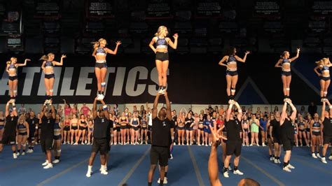 Cheer Athletics Wildcats Worlds Showoff 2019 - YouTube