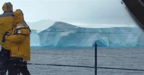 A68a, the world's biggest iceberg, broke away from the Antarctic and is ...