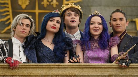 Dove Cameron, Sofia Carson, and More "Descendants 3" Stars Say Goodbye ...