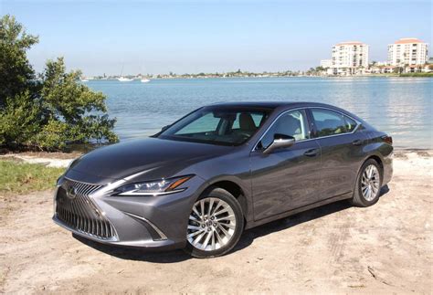 New Lexus ES 350 Promises Ultra Luxury | Palm Beach Illustrated