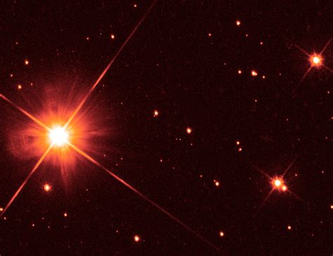 Hubble Image of Proxima Centauri | HubbleSite