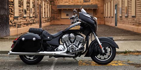 2016 Indian Chieftain Review - LatestMotorcycles.com