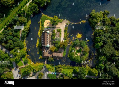 Moated castle, Wasserschloss Haus Wittringen, Wittringen with castle ...