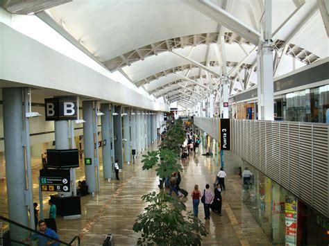 Aeropuerto de la Ciudad de México Terminal 1 - 2009 410441… | Flickr