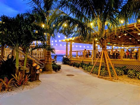 The Salt Shack In Florida Has You Dining Right On The Bay