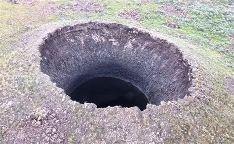 Mysterious Craters In Siberia - Yamal Crater ~ Amazing World Reality ...