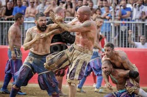 Calcio Storico Fiorentino - Torre dei Lari Residenza d'Epoca - Villa ...