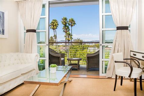 Luxury hotel with stunning views - Review of Cameo Beverly Hills, Los ...