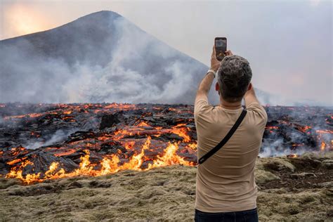 Iceland's Mount Fagradalsfjall volcano closed due to health hazards ...