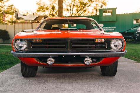 1970 Plymouth Hemi Cuda review, specs