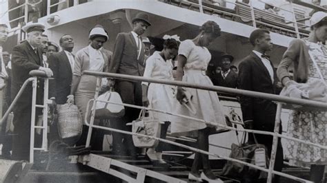 Disembarking the Empire Windrush. 1948. : r/TheWayWeWere