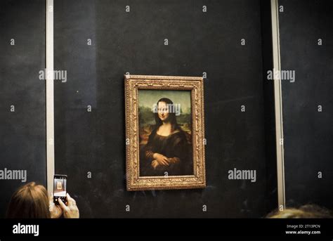 Mona Lisa, Louvre Museum, Paris, France. Louvre gallery paintings Stock ...