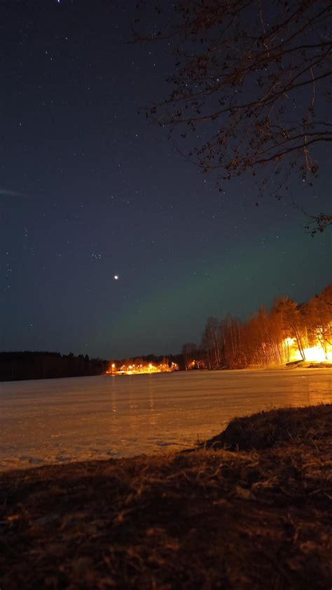 Aurora borealis showing its colors at midnight near Tromsø, Norway (OC ...