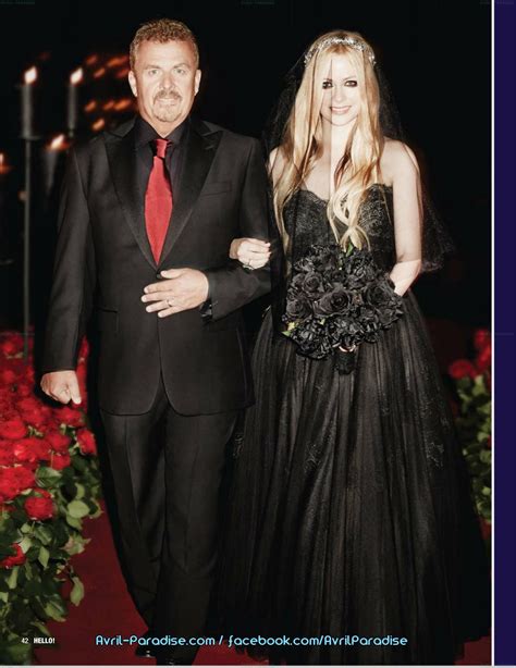 Avril Lavigne & Chad Kroeger 2013 | Black wedding dresses, Celebrity ...