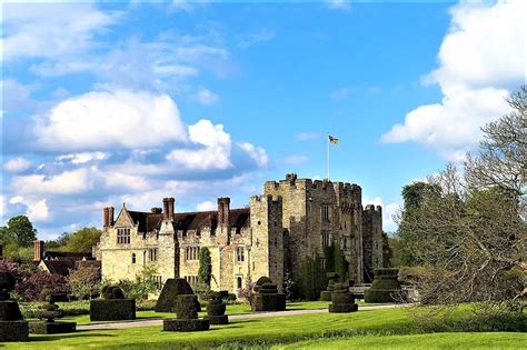 The Magnificent Hever Castle | Anne Boleyn's Childhood Home