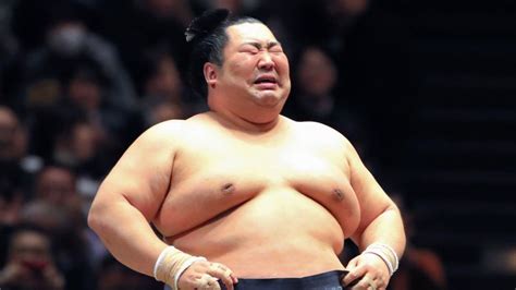 Tokushoryu: Underdog sumo wrestler bursts into tears after first title ...